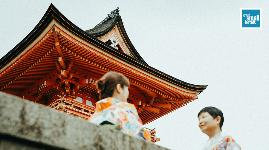 typical image to which our minds refer to when thinking about the architecture of Japan