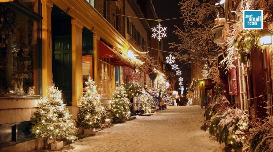 Quebec is a beautiful city of cobblestone streets that, at Christmas time, are decorated with traditional lights and decorations