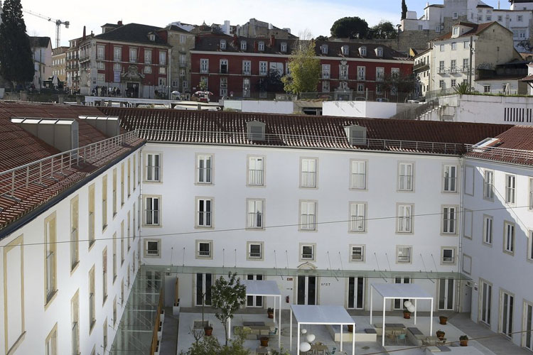 Facade - Hotel Convento do Salvador - Lisboa
