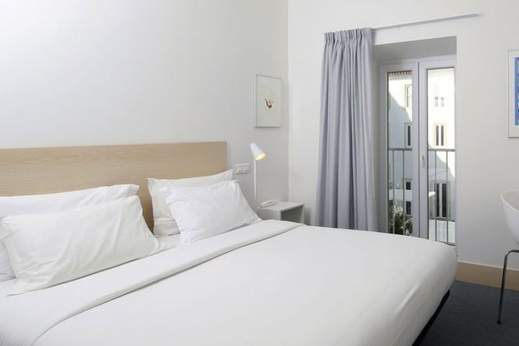 Standard Double Room - Hotel Convento do Salvador - Lisboa
