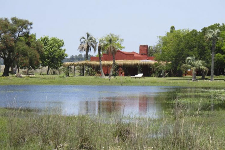Exterior - Estancia Don Joaquín - Esquina