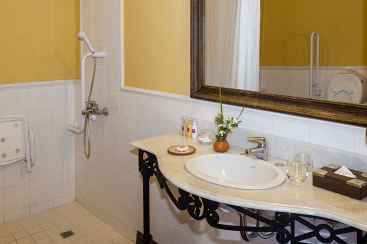 Bathroom - Patios de Cafayate Wine Hotel - Cafayate