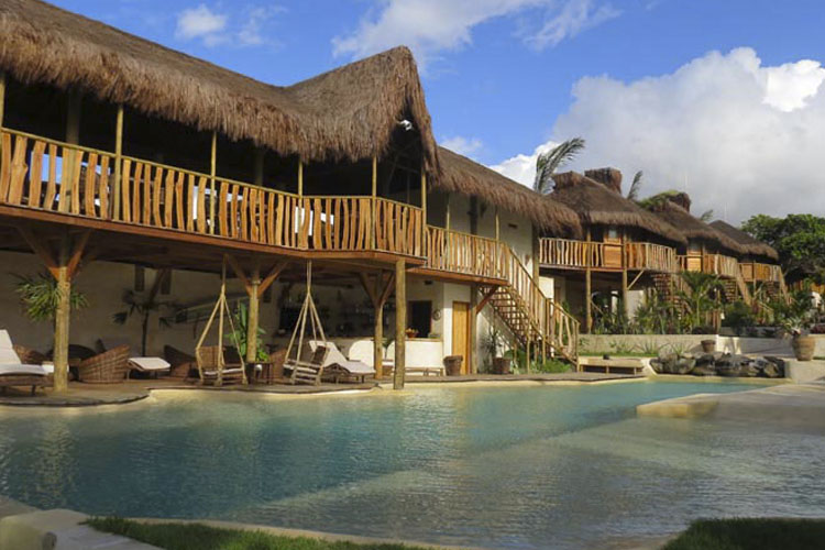 Facade and Pool - Hotel Hurricane Jeri - Jericoacoara