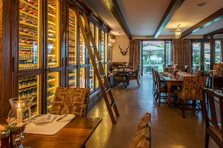 Dining Room - Drostdy Hotel - Graaff-Reinet