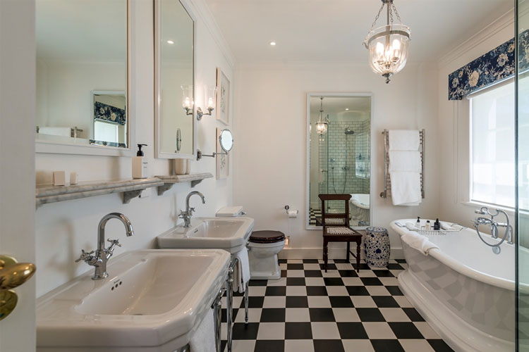 Bathroom - Drostdy Hotel - Graaff-Reinet