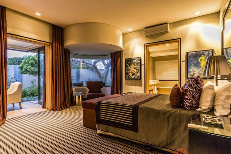 Double Room - No 5 Boutique Art Hotel - Port Elizabeth