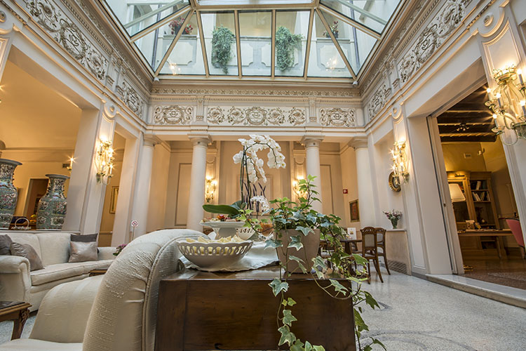 Lounge - Hotel Corona d'Oro - Bolonia