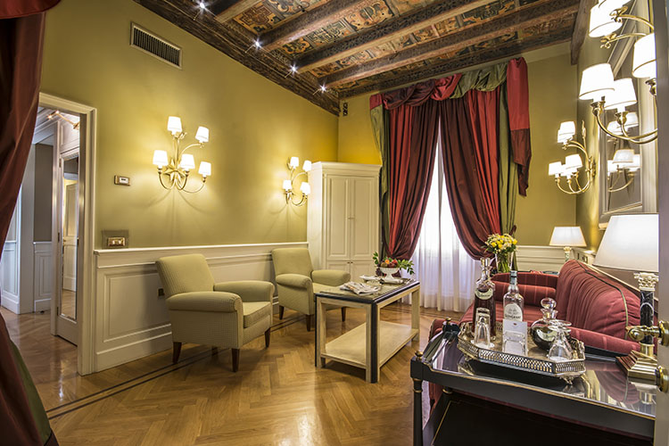 Lounge - Hotel Corona d'Oro - Bolonia