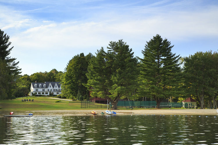 Exterior - Inn at Pleasant Lake - New London