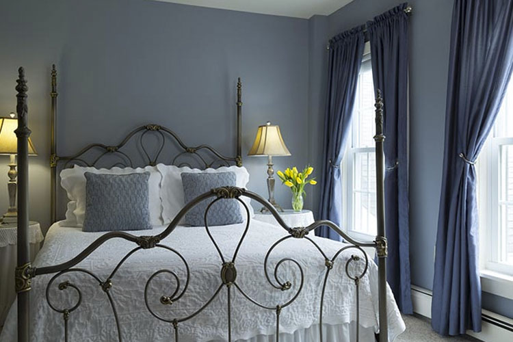 Junior Suite 5 - Inn at Pleasant Lake - New London