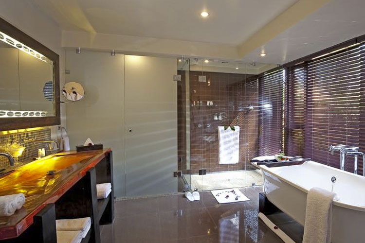 Bathroom - Arusha Coffee Lodge - Arusha