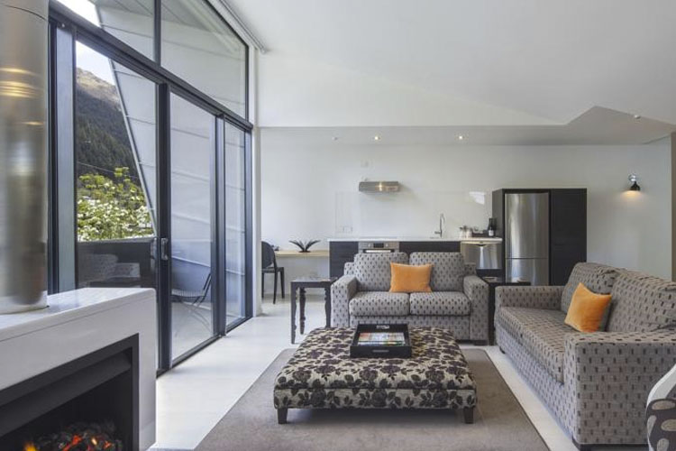 Living Room - Queenstown Park Boutique Hotel - Queenstown