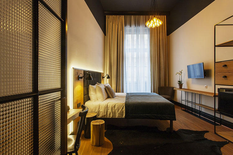 Large Gold Room - Hotel Rum Budapest - Budapest