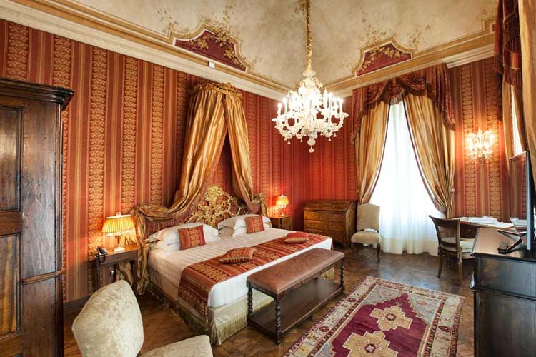 Castle Deluxe Room - Castello Di Guarene - Guarene