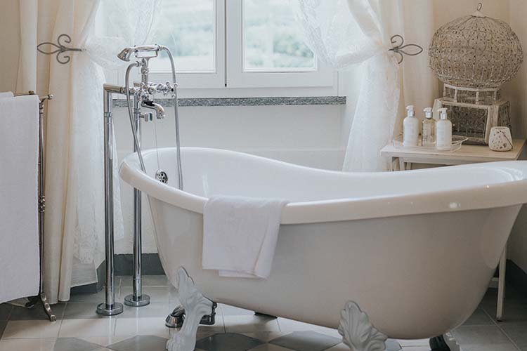 Executive Double Room - La Villa Hotel - Mombaruzzo