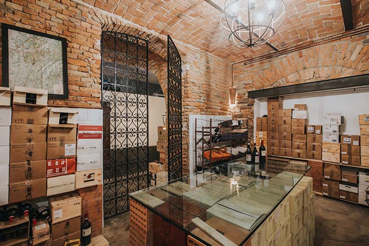 Wine Cellar - La Villa Hotel - Mombaruzzo