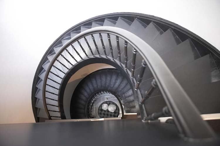 Staircase - Hotel Domus - BÉLGICA