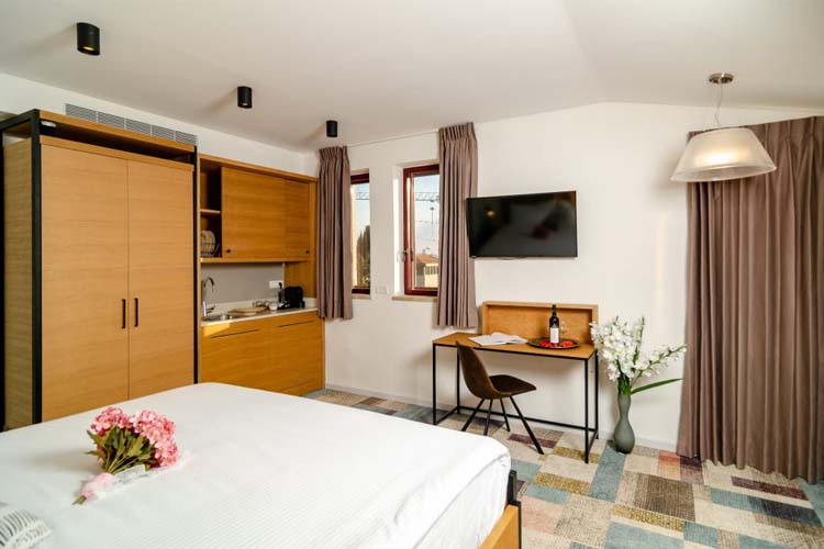 Suite with Balcony - Biazi Hotel - Jerusalem