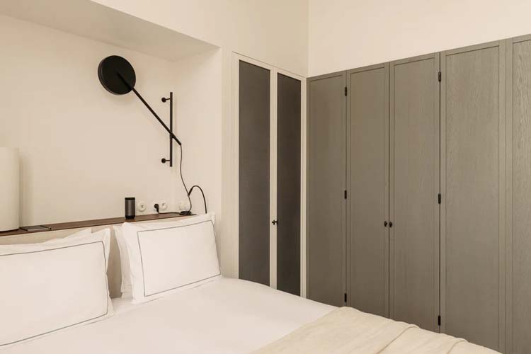 Authentic Room - August - Antwerp