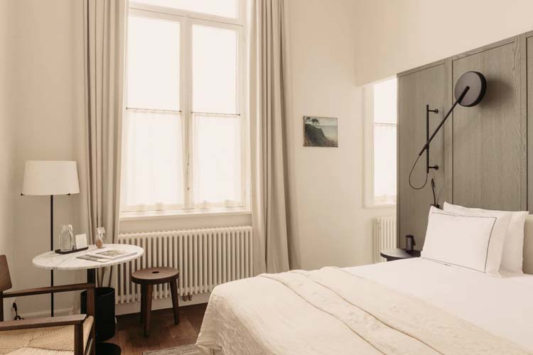Signature Room - August - Antwerp