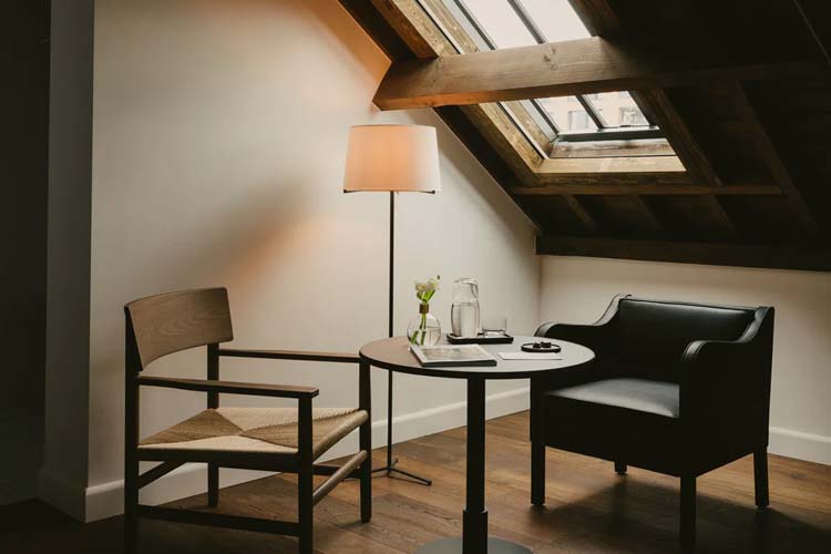 Experience Plus Room - August - Antwerp