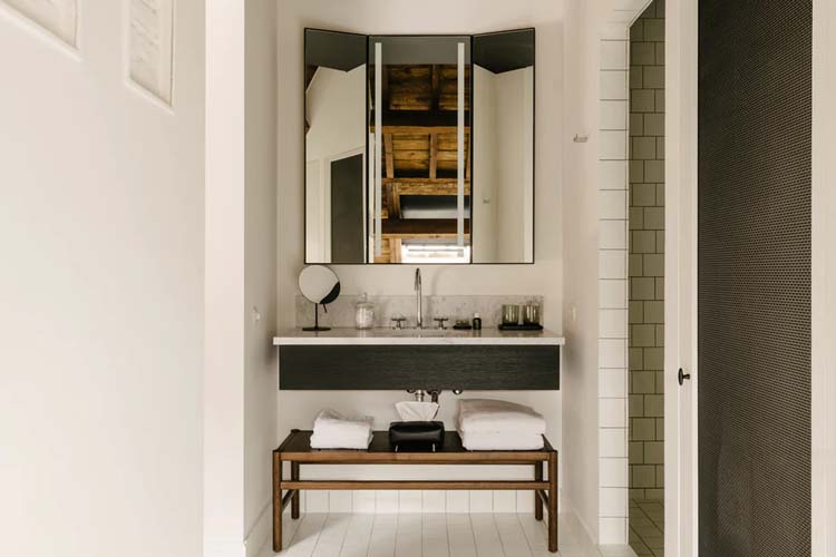 Experience Plus Room - August - Antwerp