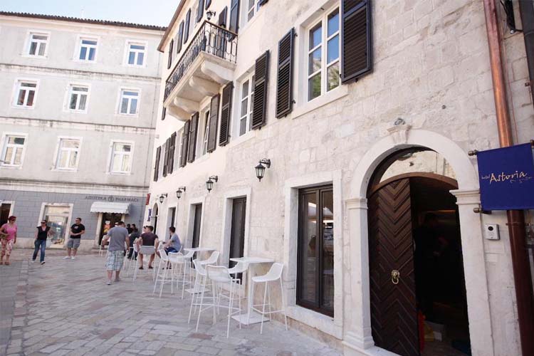 Facade - Boutique Hotel Astoria - Kotor