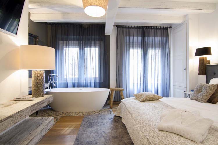 Double Room Terrace - Boutique Hotel Casa Granados - Costa Brava