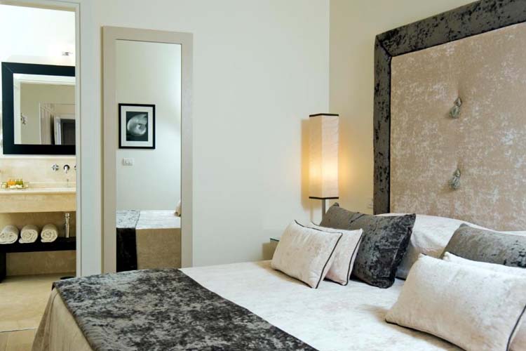 Classic Double or Twin Room - Hotel Palazzo Decumani - Nápoles