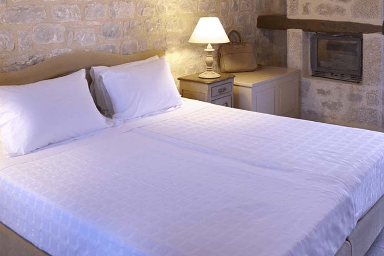 Superior Double with fireplace - Petra & Fos Boutique Hotel & Spa - Itylo