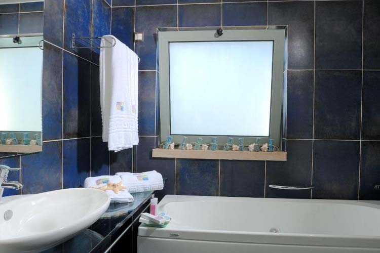 Deluxe Suite - Angela Suites Boutique Hotel - Sissi