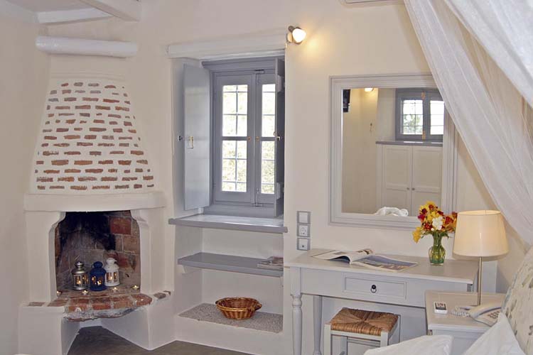 Double Room with veranda - Sun - Four Seasons Hydra Luxury Suites - Hydra