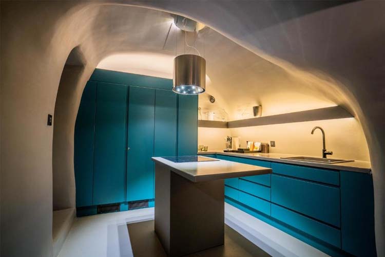 Three Bedroom Villa with Outdoor Jetted Pool and Indoor Private  - Kivotos Santorini - GRECIA