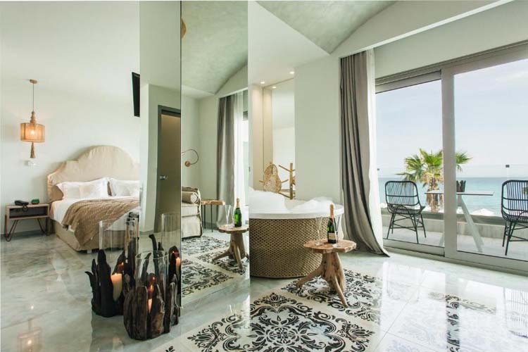 Deluxe Suite Sea View with Indoor Hot Tub - Blue Carpet Luxury Suites - Pefkochori