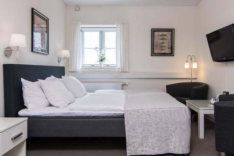 Economy Double Room - Annex - Bandholm Hotel - Bandholm