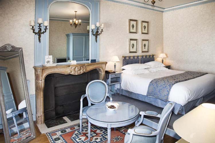 Deluxe Room at the Chateau - Domaine des Avenières Hotel - Cruseilles