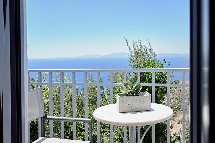 Deluxe Double Room with Sea View - Living Theros Luxury Suites - Kardiani 