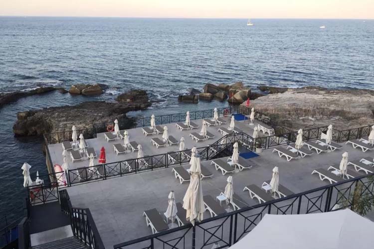 Nearby Public Terrace - Re Federico Boutique Hotel - Syracuse