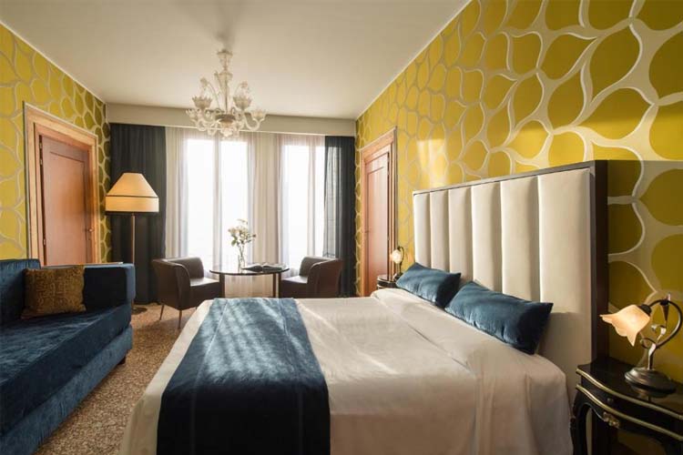 Deluxe Room Grand Canal View - Locanda Leon Bianco on the Grand Canal - Venecia