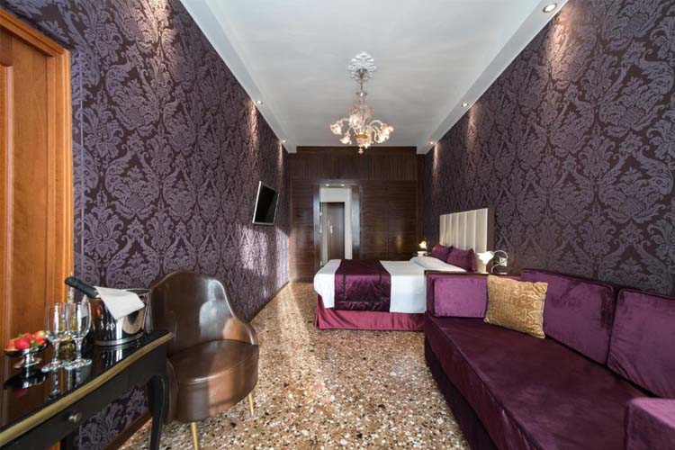 Deluxe Room Grand Canal View - Locanda Leon Bianco on the Grand Canal - Venecia