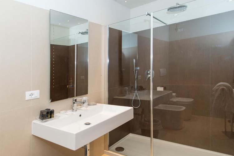Deluxe Room Grand Canal View - Locanda Leon Bianco on the Grand Canal - Venecia