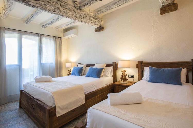 Suite with Terrace - Hotel Mas del Sord 1335 - La Selva del Camp