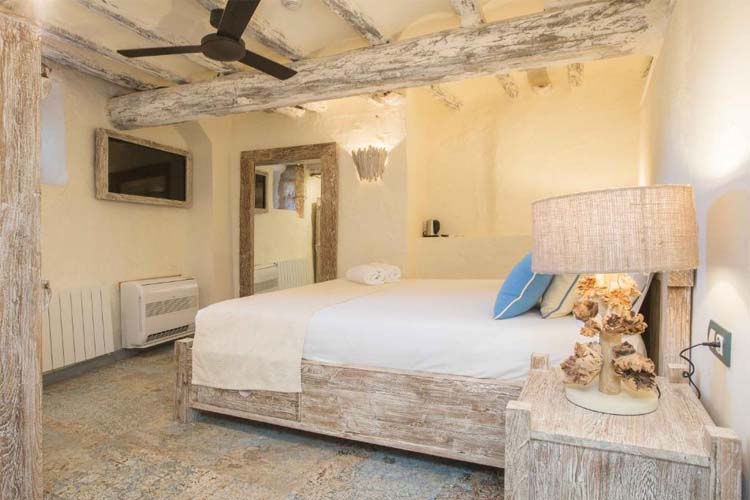 Premium Quadruple Room - Hotel Mas del Sord 1335 - La Selva del Camp