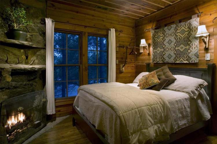 Queen Room - Lake Rabun Hotel & Restaurant - Lakemont