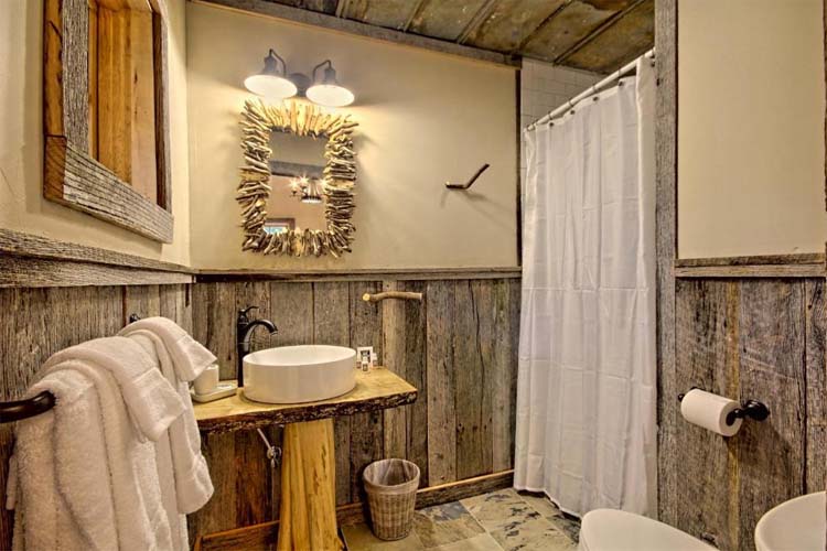 Queen Room - Lake Rabun Hotel & Restaurant - Lakemont