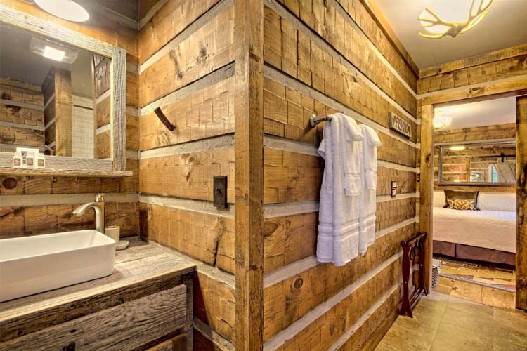 King Room - Lake Rabun Hotel & Restaurant - Lakemont
