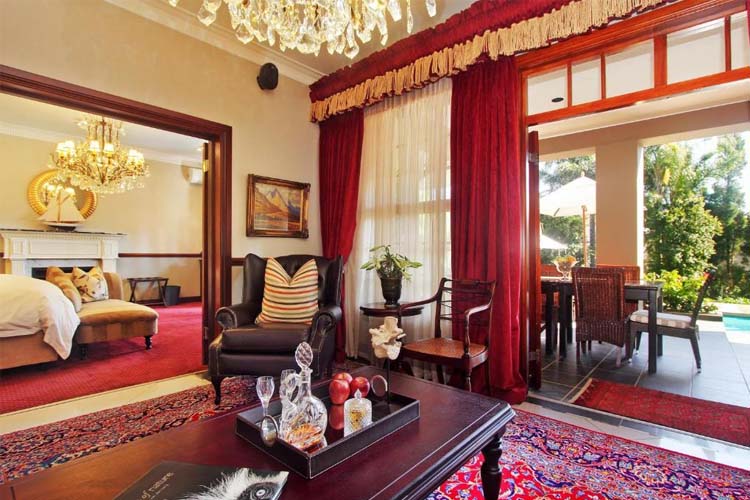 Luxury Suite with Jacuzzi - The Residence - Johannesburg