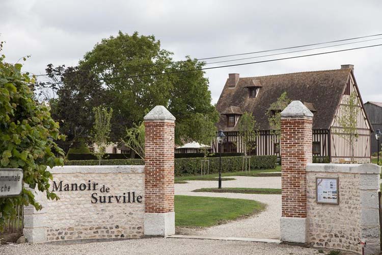 Entrance - Manoir de Surville - Surville