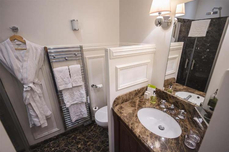 Classic Double Room - Villa Victor Louis - Bordeaux Centre - Bordeaux