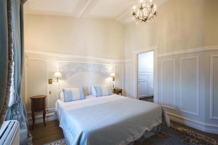 Superior Double Room - Villa Victor Louis - Bordeaux Centre - Bordeaux